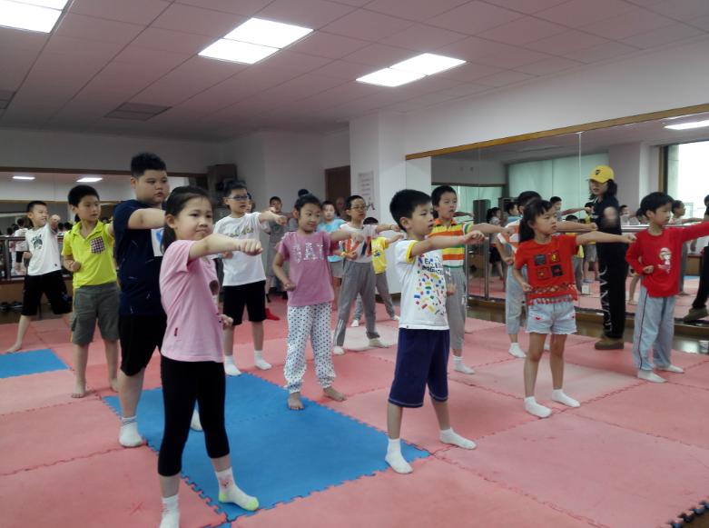 上海市社區(qū)<a href=http://m.wwwyw99966.com target=_blank class=infotextkey>健身</a>俱樂(lè)部