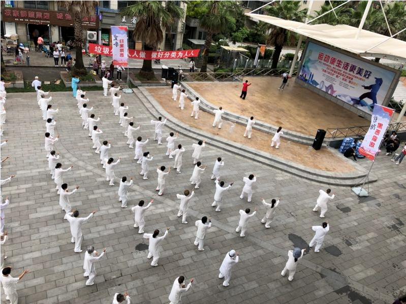 上海市社區(qū)<a href=http://m.wwwyw99966.com target=_blank class=infotextkey>健身</a>俱樂(lè)部 上海市社區(qū)<a href=http://m.wwwyw99966.com target=_blank class=infotextkey>健身</a>俱樂(lè)部