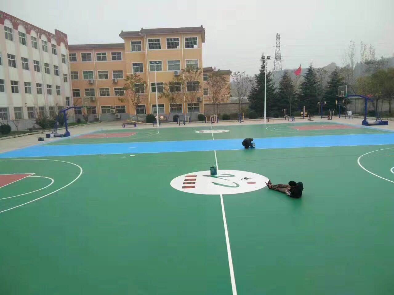 河南三門峽<a href=http://m.wwwyw99966.com target=_blank class=infotextkey>硅PU</a>球場