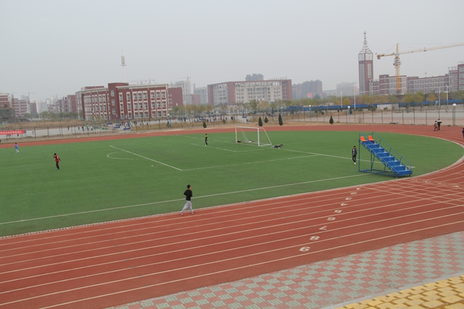 北京交通大學(xué)黃驊分校4*4<a href=http://m.wwwyw99966.com target=_blank class=infotextkey>塑膠跑道</a>工程實(shí)例