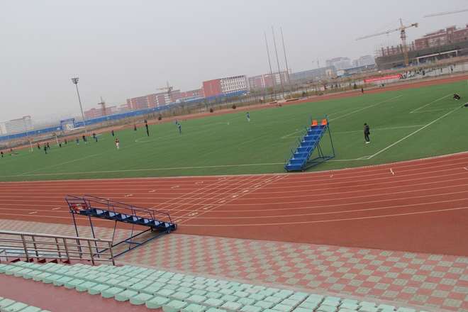 北京交通大學(xué)黃驊分校4*4<a href=http://m.wwwyw99966.com target=_blank class=infotextkey>塑膠跑道</a>工程實(shí)例