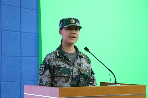 林綺晴.JPG