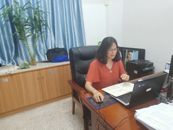 蘇少麗校長講話.jpg