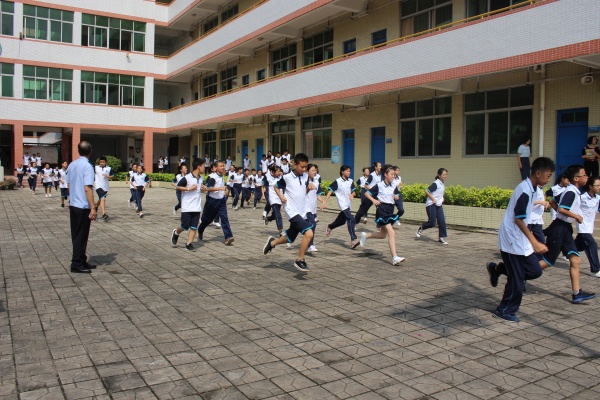 002.jpg