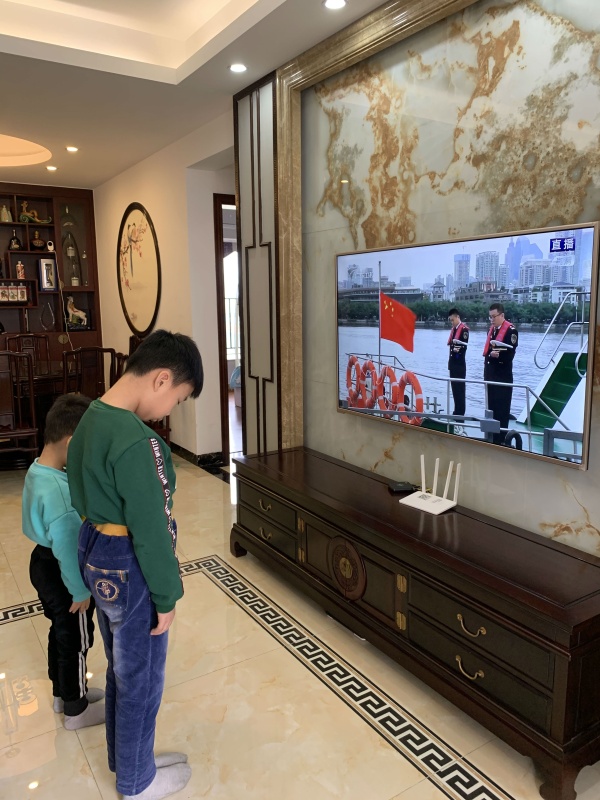 港口鎮(zhèn)西街小學(xué)2020年4月4日開(kāi)展“哀悼英烈”活動(dòng)1.jpg