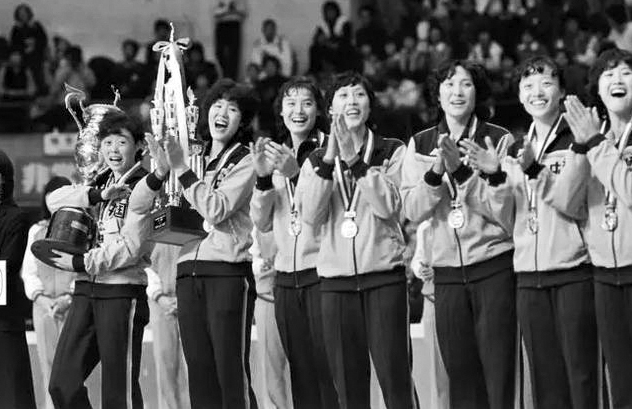 四十年前，中國女排首奪世界冠軍，十張圖帶你穿越時(shí)空