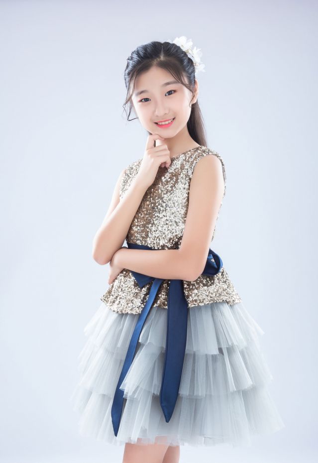 3.1歌手李潤(rùn)哲.jpg