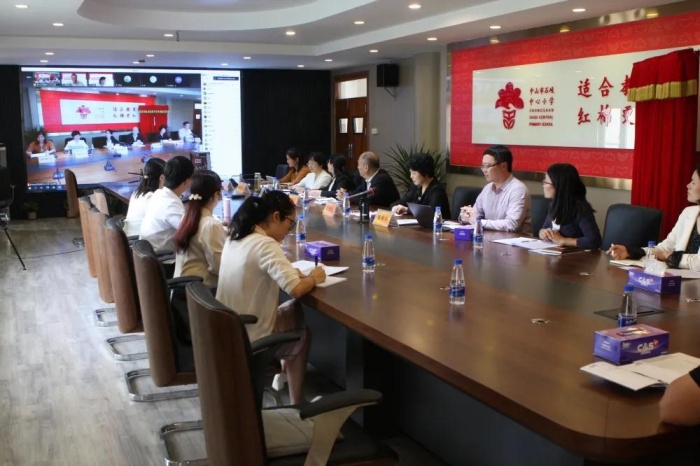 嚴(yán)密論證明思路 專(zhuān)家指引促發(fā)展 嚴(yán)密論證明思路 專(zhuān)家指引促發(fā)展