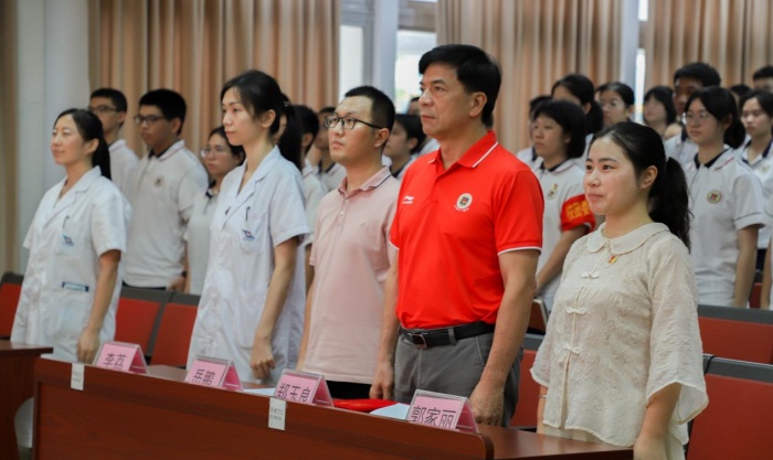 市僑中舉行2021—2022學(xué)年度紅十字會(huì)理事和青少年機(jī)構(gòu)換屆選舉大會(huì) 市僑中舉行2021—2022學(xué)年度紅十字會(huì)理事和青少年機(jī)構(gòu)換屆選舉大會(huì)