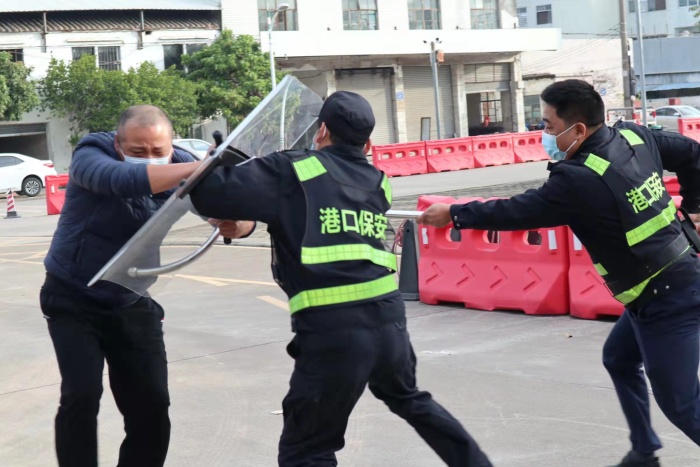 加強(qiáng)反恐演練，共筑平安校園