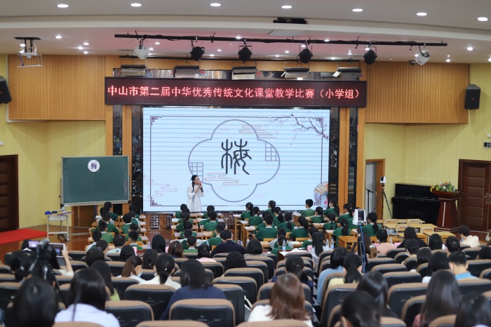寶劍鋒從磨礪出，梅花香自苦寒來(lái)