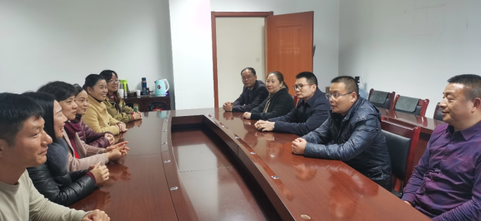 真情支教 精準幫扶 攜手共進 真情支教 精準幫扶 攜手共進