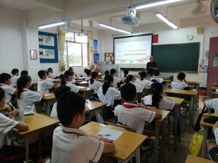 喜迎“八少”提心愿，高舉隊(duì)旗跟黨走