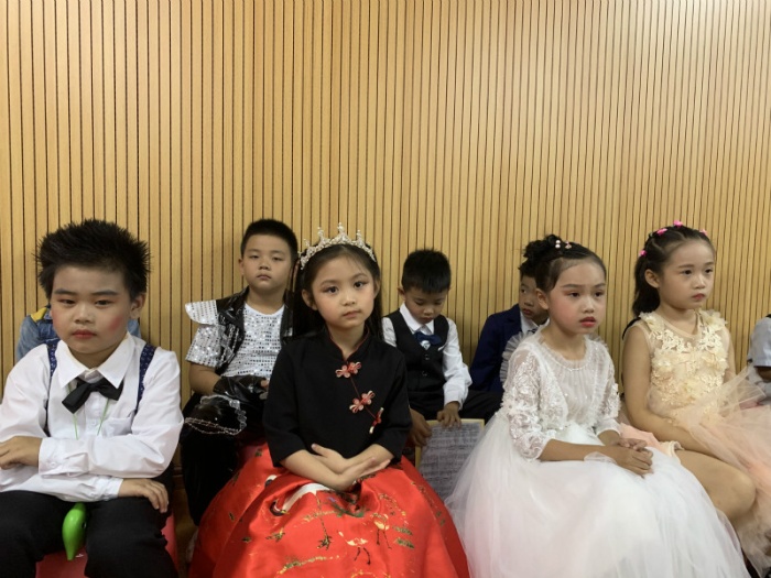 bedc5956e4b2ffc84c03eaba96d6184_meitu_7.jpg