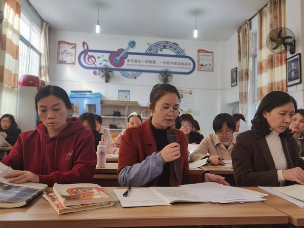 筆山小學(xué)老師3.jpg