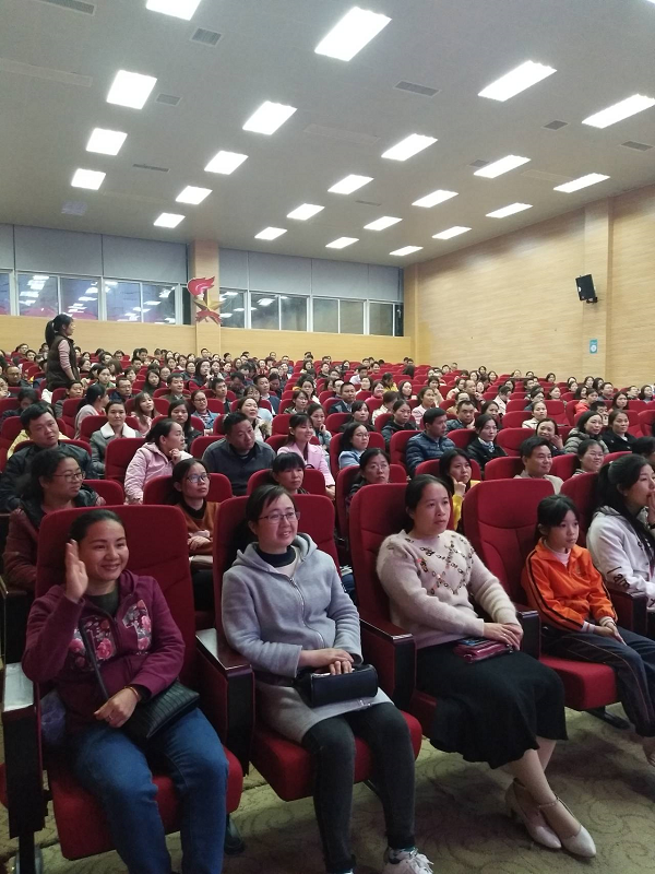 20191211開發(fā)區(qū)中心小學(xué)心理健康教育專家家庭教育講座2.png