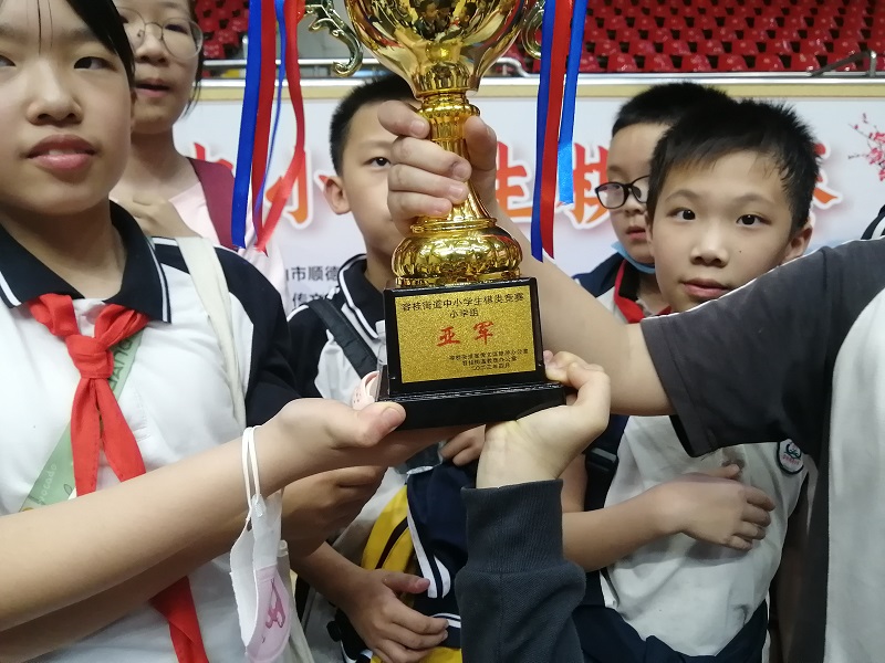 1683166391930059659.jpg 領(lǐng)獎.jpg