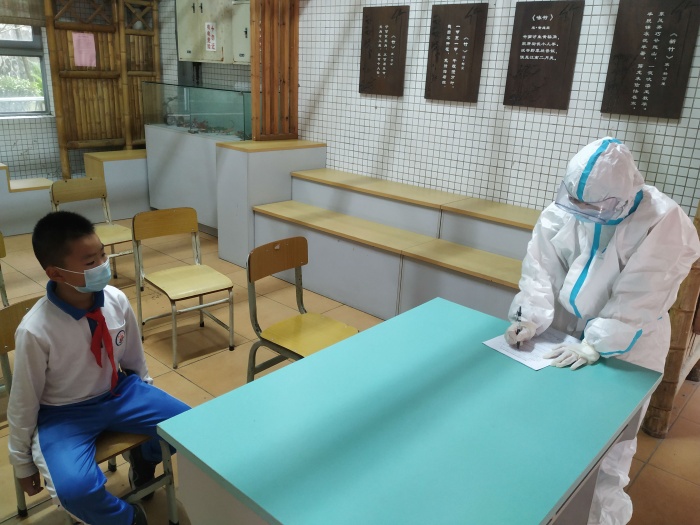 相片8收集學生密接名單.jpg