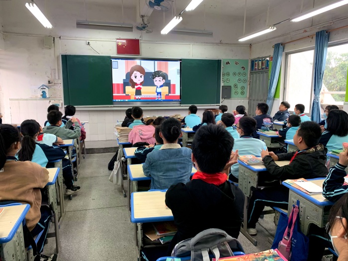 六1班.jpg