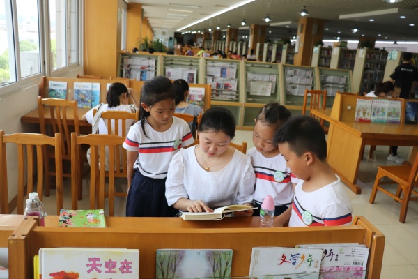媽媽帶教我選好書(shū).jpg