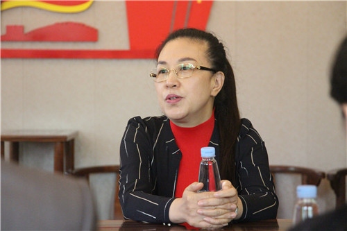 三鑫學(xué)校黨總支書記譚萍