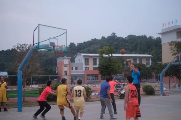 20191204神灣中心小學教職工籃球賽照片 (6).jpg