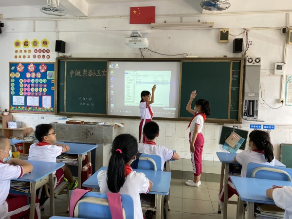 四5班禁毒照片1.jpg