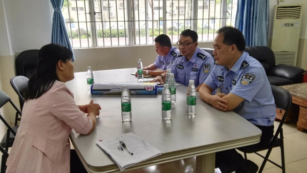 交警3.jpg