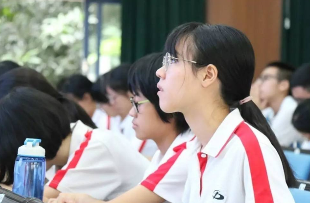 課后延時服務(wù)“副作用”來了，老師身心俱疲，家長更是有苦難言