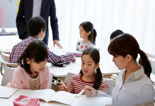 10月1日起將取消“周中課”，家長各執(zhí)己見，有人歡喜有人愁