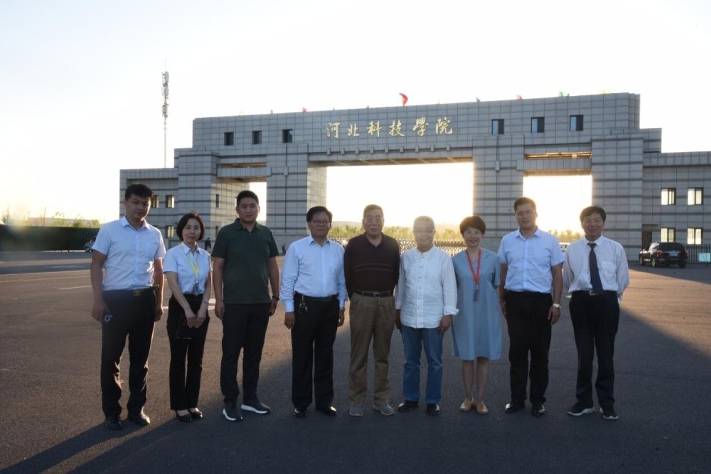 閆春來會(huì)長到河北科技學(xué)院曹妃甸校區(qū)視察