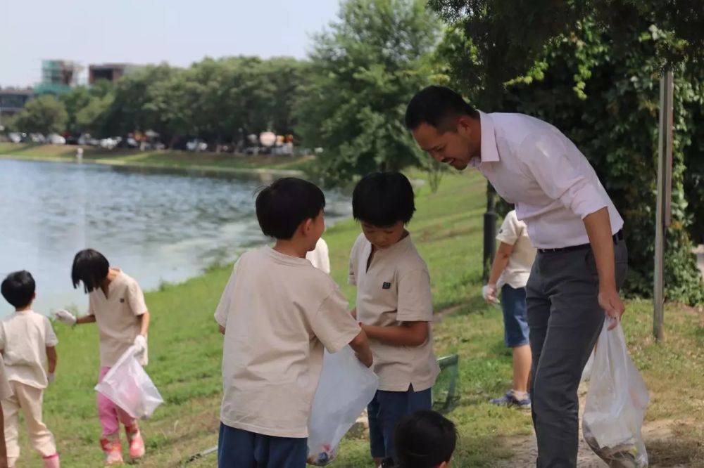 真敢想，竟有家長要求老師負責送孩子回家，學校是“無限責任公司”？