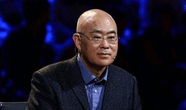 鄭淵潔“怒批”語文教材誤人子弟，引起家長共鳴：內容經(jīng)不起推敲