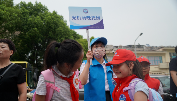 首個因“雙減”被開除的老師，引發(fā)家長憤怒，口無遮攔的人真可怕