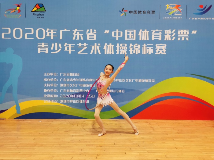 國家三級運動員、青年個人三級個人徒手第一名獲得者馮紫雯.JPG
