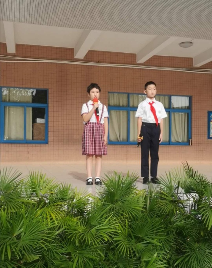 國旗下講話相片.jpg