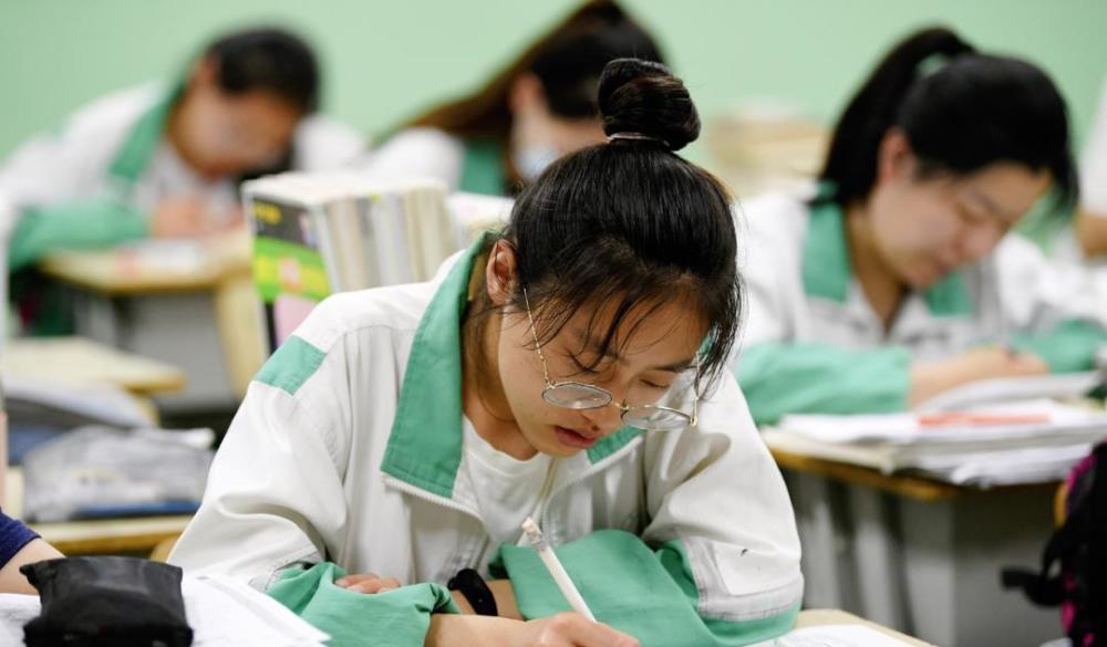 8000字繳文，0分高考卷，當(dāng)年那個(gè)叛逆的河南女生，如今在哪？