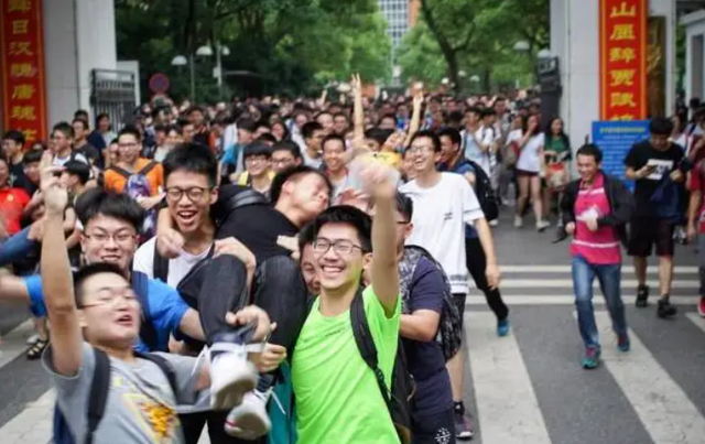 天津市教委最新通知，“高考移民”被徹底限制，有些家長已經(jīng)慌了