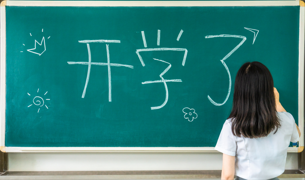 大一新生偷拍女學(xué)生被抓，湖北工大將其勸退，網(wǎng)友：心疼他父母