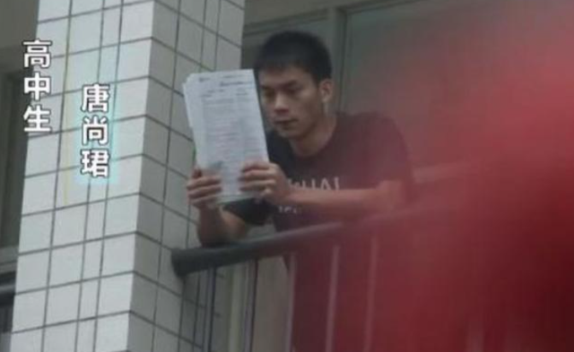高考“釘子戶”再次選擇復(fù)讀，網(wǎng)友意見不一
