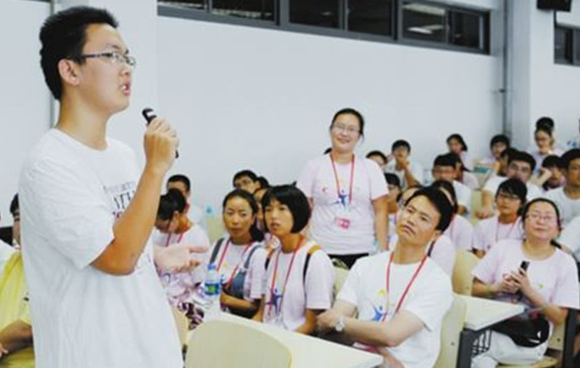 畢業(yè)后才發(fā)現(xiàn)，文科生和理科生的差距不只是薪資，希望你別選錯