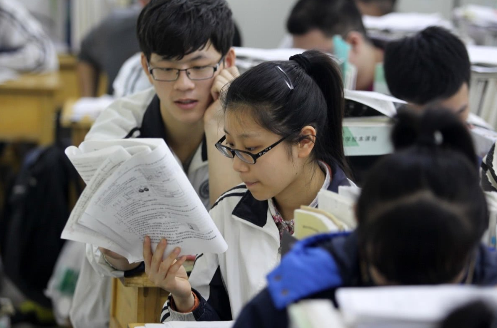 高考結束后，回收草稿紙成考生一大疑惑，直接帶走不是更方便嗎？