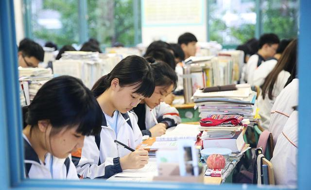 高考成績(jī)超過600分，讀專科警校，正常嗎？