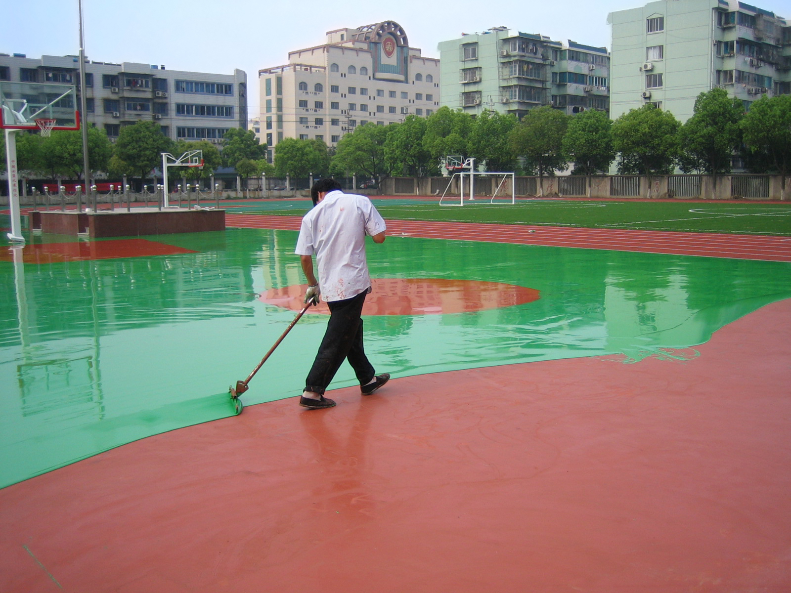 自結(jié)紋<a href=http://m.wwwyw99966.com target=_blank class=infotextkey>塑膠跑道</a>