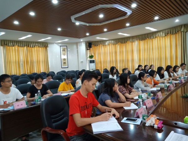2019學(xué)年新教師培訓(xùn)信息稿IMG20190828153502.jpg
