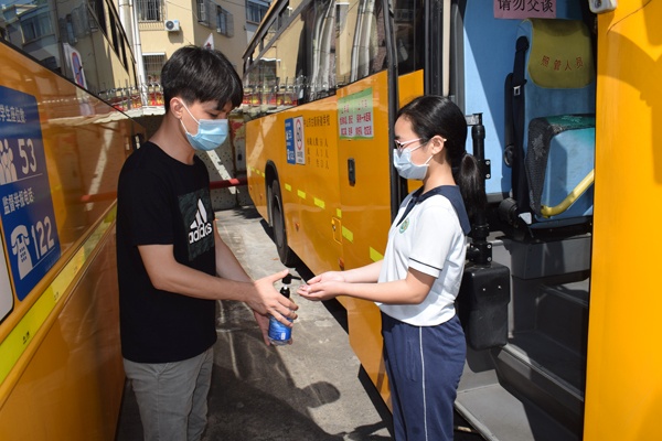 模擬乘坐校車3.JPG