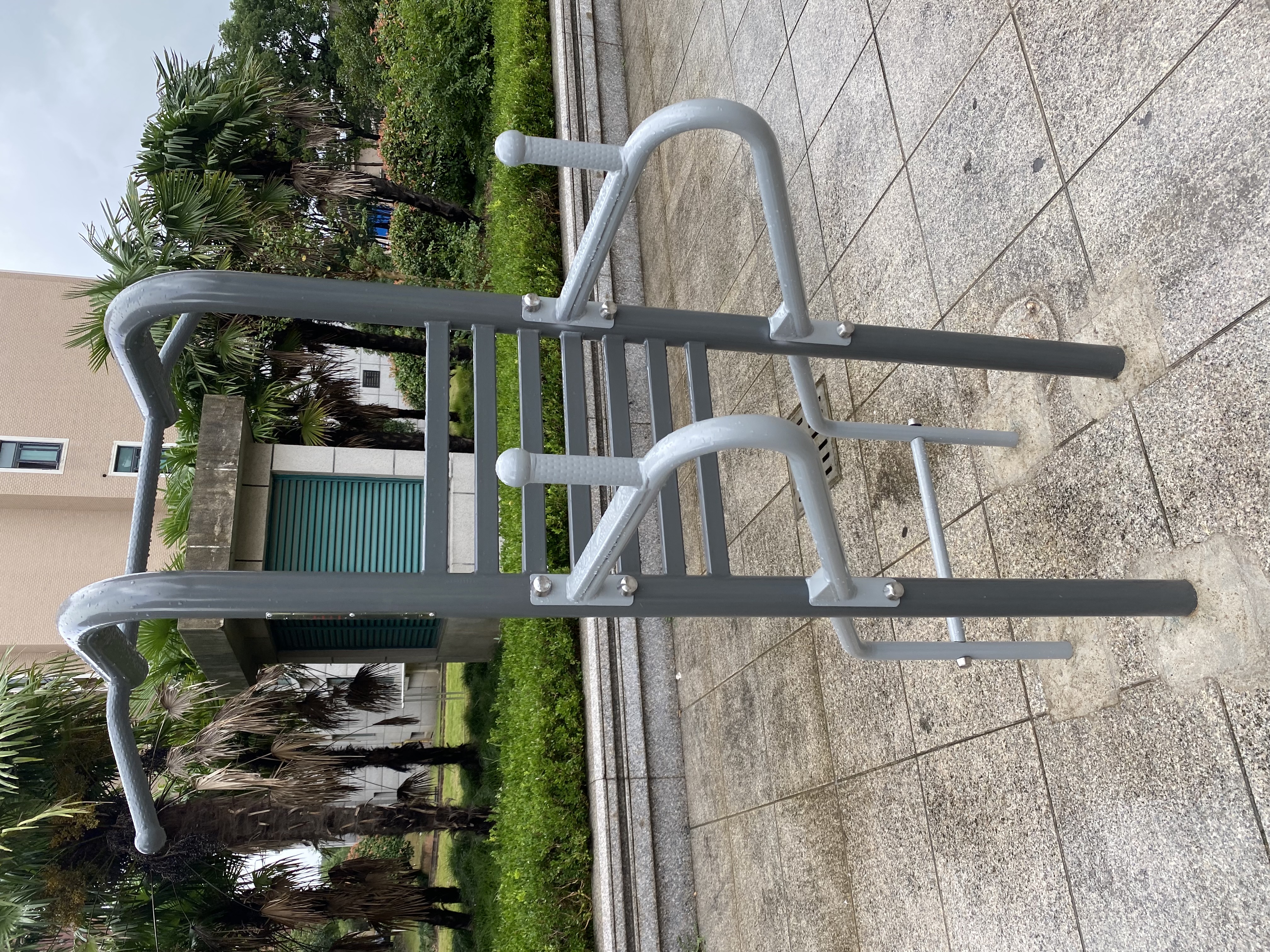 多功能訓練器 多功能訓練器