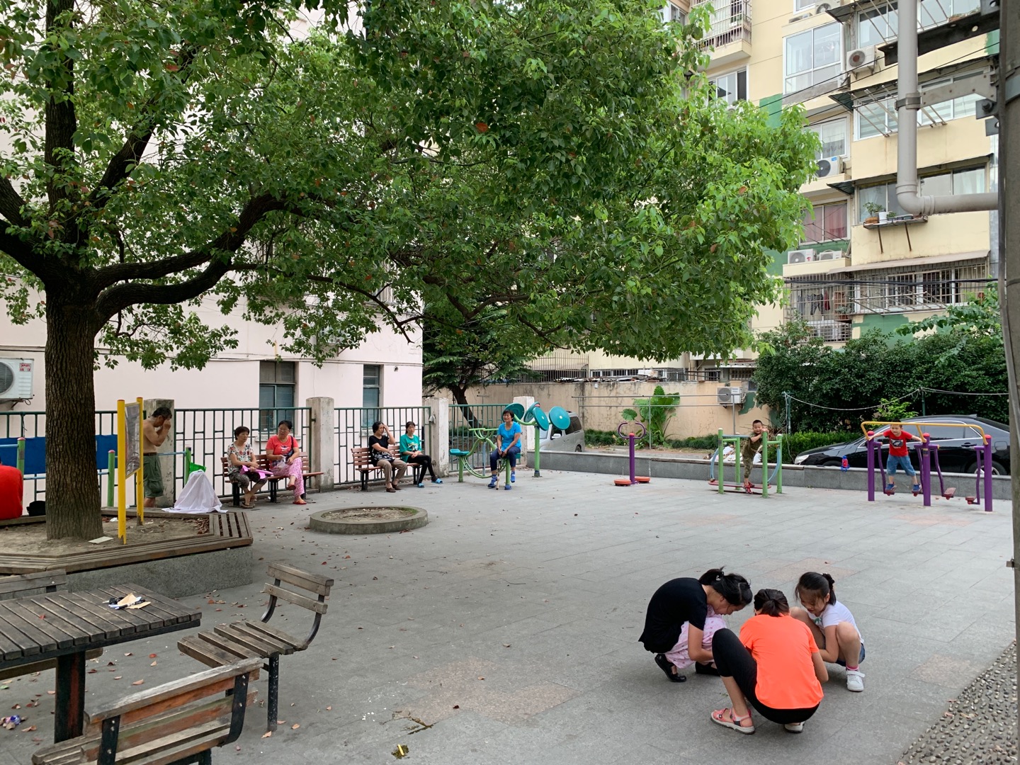 長一居委848弄健身點