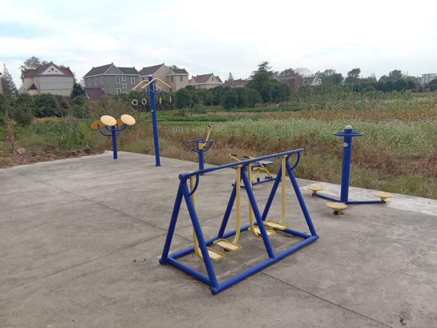 崇明區(qū)中興鎮(zhèn)汲浜12隊(duì)健身點(diǎn)