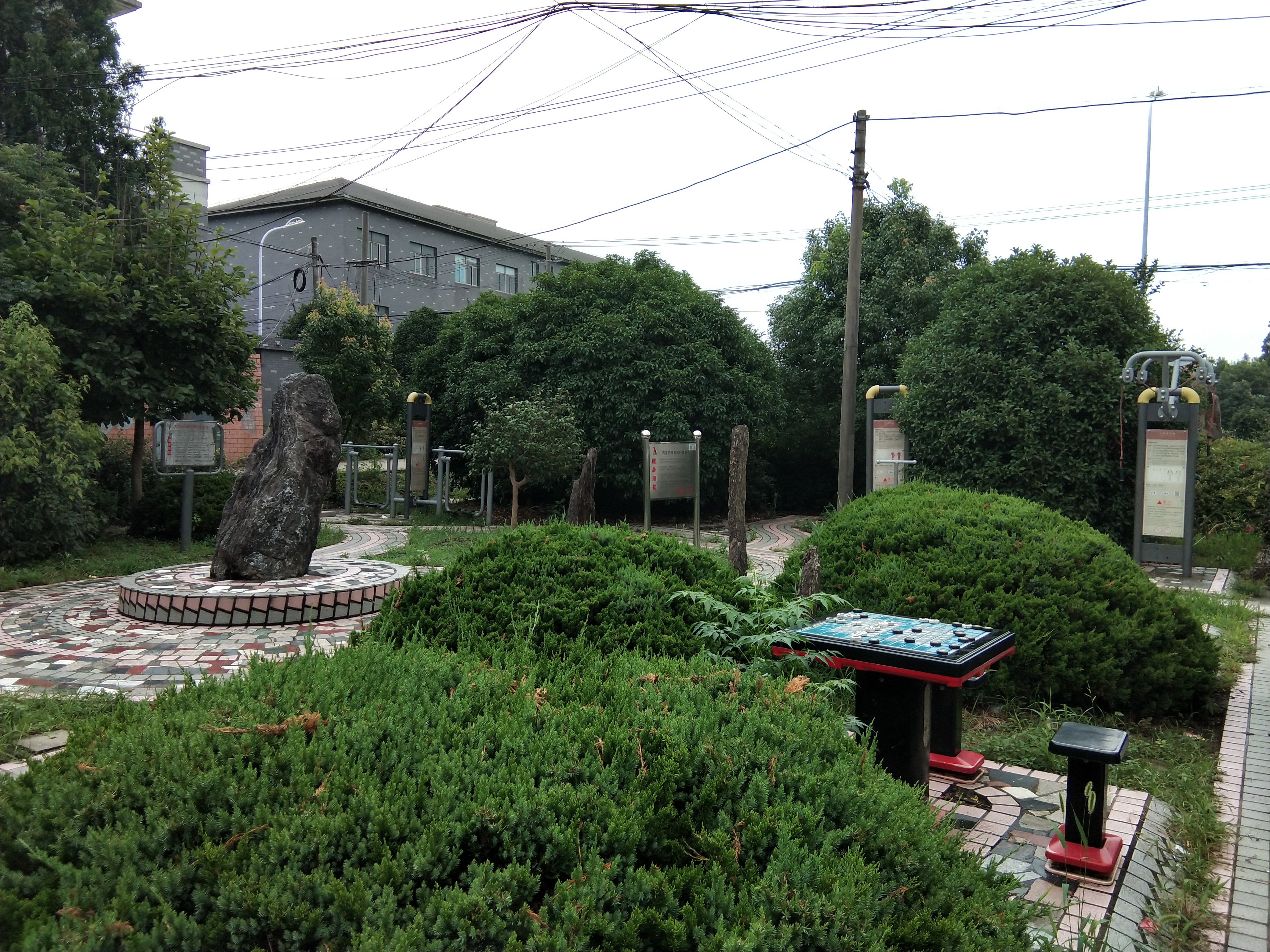 發(fā)展村市民益智健身苑點 發(fā)展村市民益智健身苑點